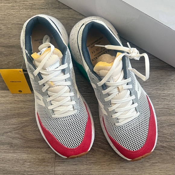 Brandblack Red and White Athletic Shoes Specter SC 2.0 sneakers - Picture 3 of 4